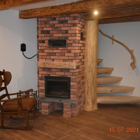 Jaskowa Chata Bieszczady Apartament Z Basenem Baligrod Exterior photo