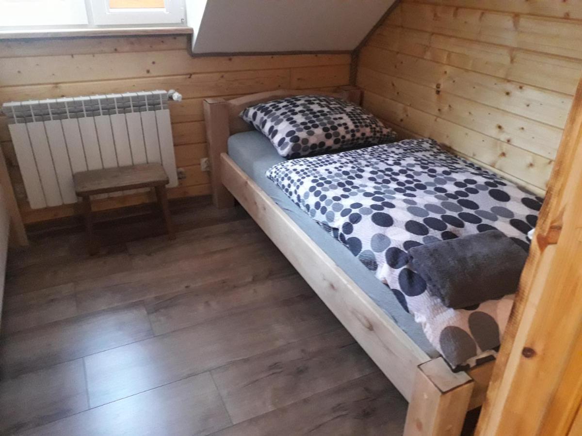 Jaskowa Chata Bieszczady Apartament Z Basenem Baligrod Exterior photo