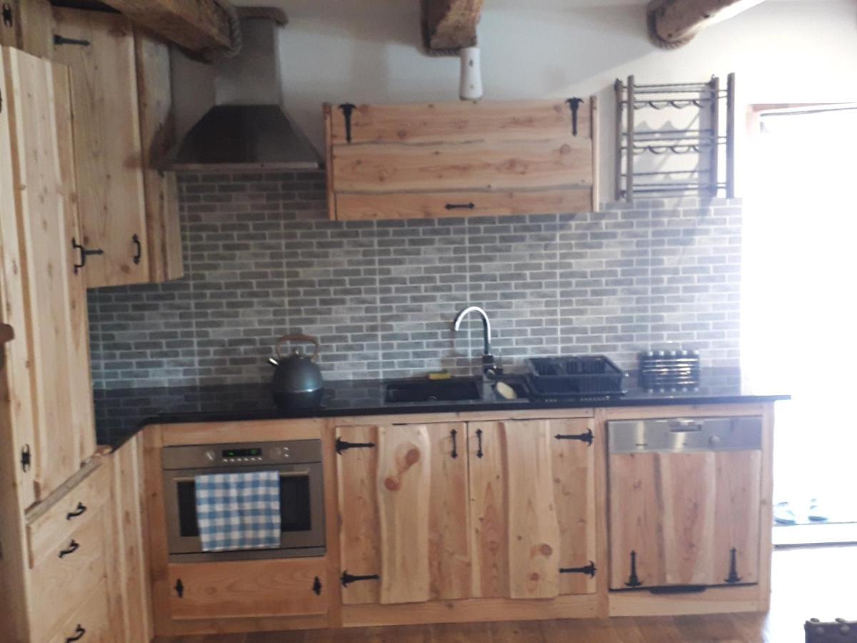 Jaskowa Chata Bieszczady Apartament Z Basenem Baligrod Exterior photo